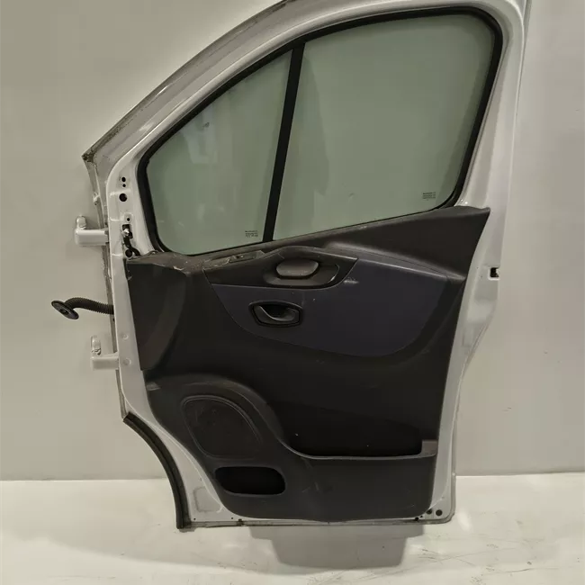 Porta anteriore destra