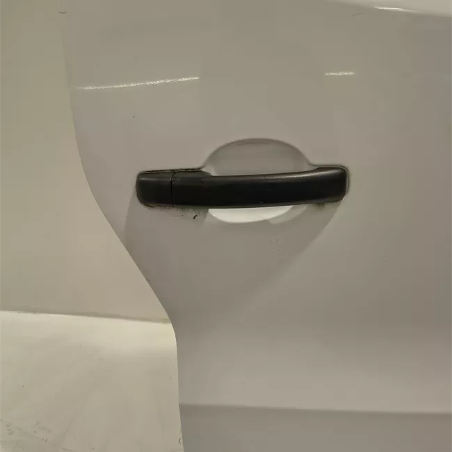 Porta anteriore destra