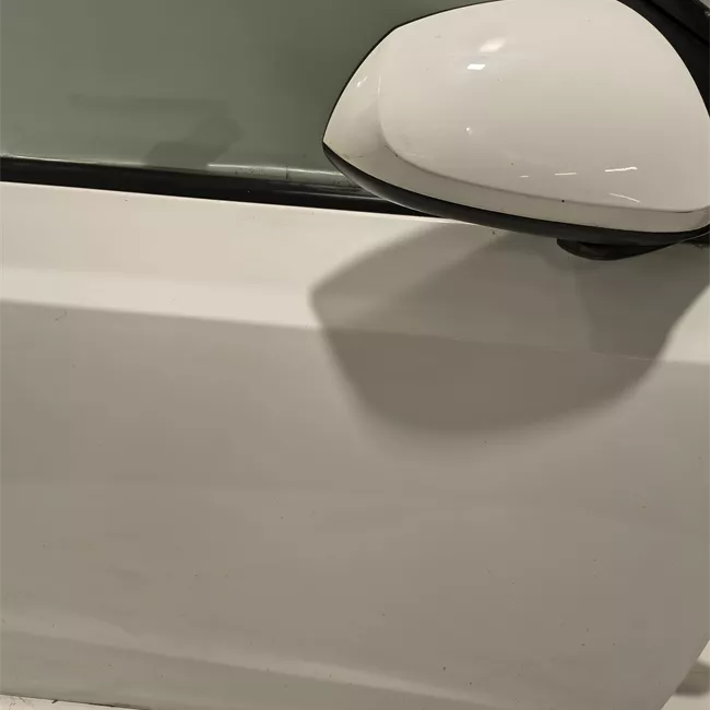 Porta anteriore destra