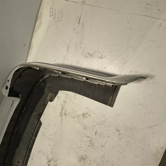 Paraurti posteriore con primer