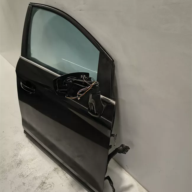 Porta anteriore destra