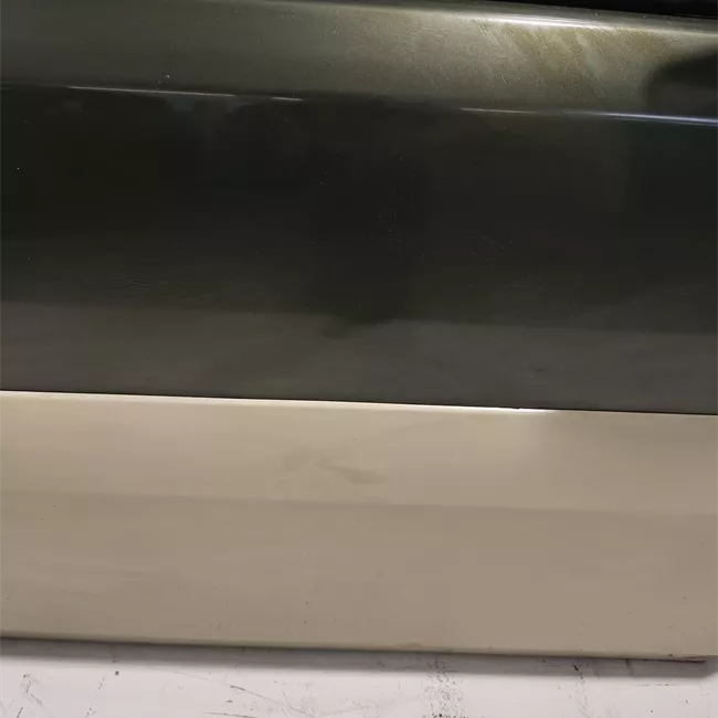 Porta anteriore destra
