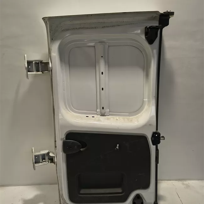 Porta carico posteriore a battente destra
