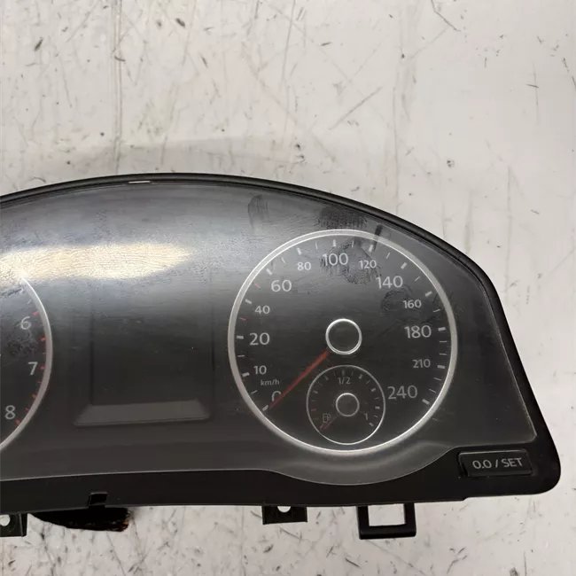 Quadro strumenti completo display con comandi