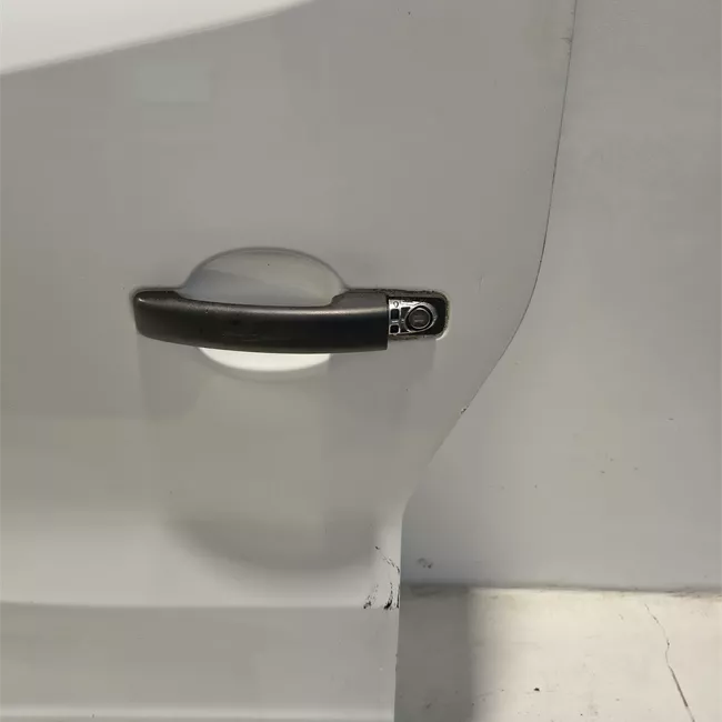 Porta anteriore sinistra