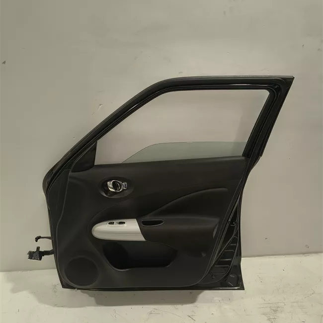 Porta anteriore destra