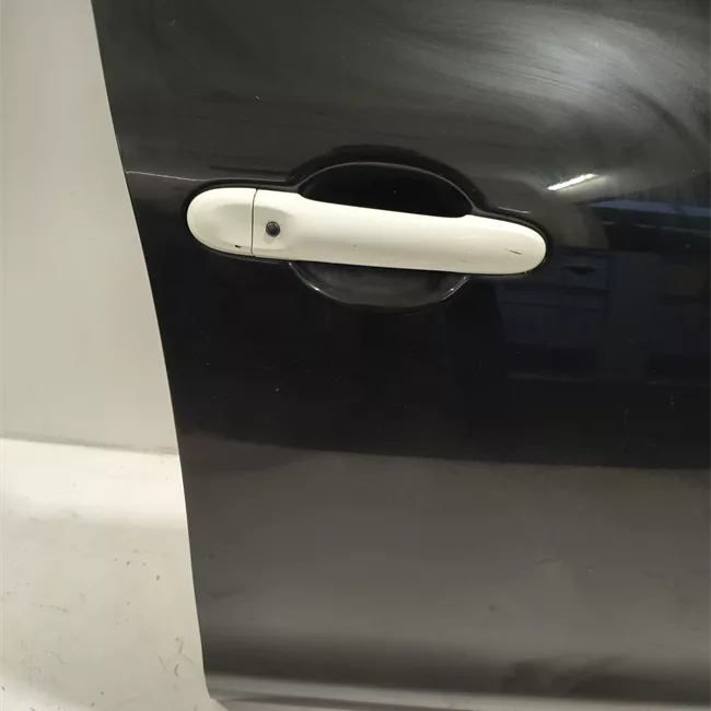 Porta anteriore destra