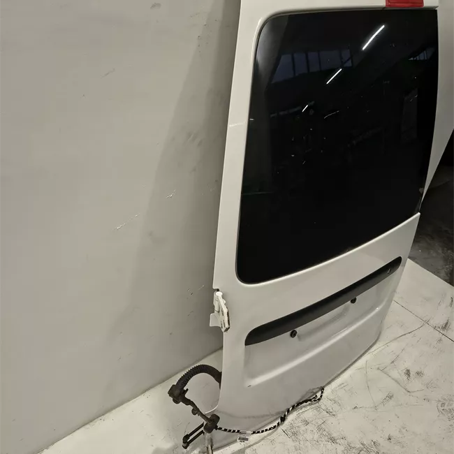Porta carico posteriore a battente sinistra