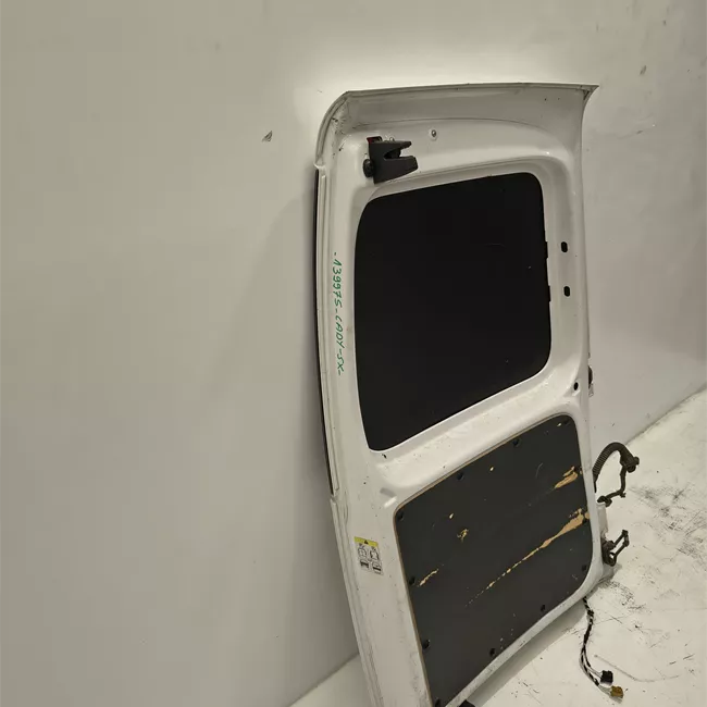 Porta carico posteriore a battente sinistra