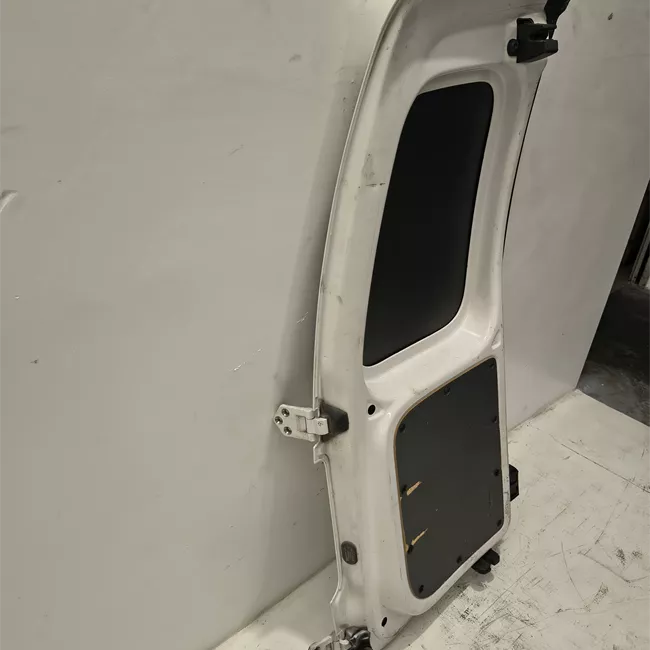 Porta carico posteriore a battente destra