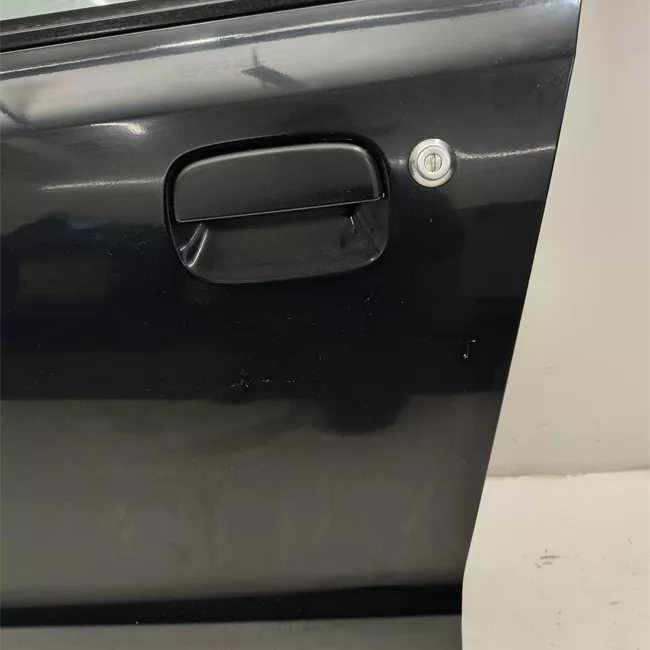 Porta anteriore sinistra