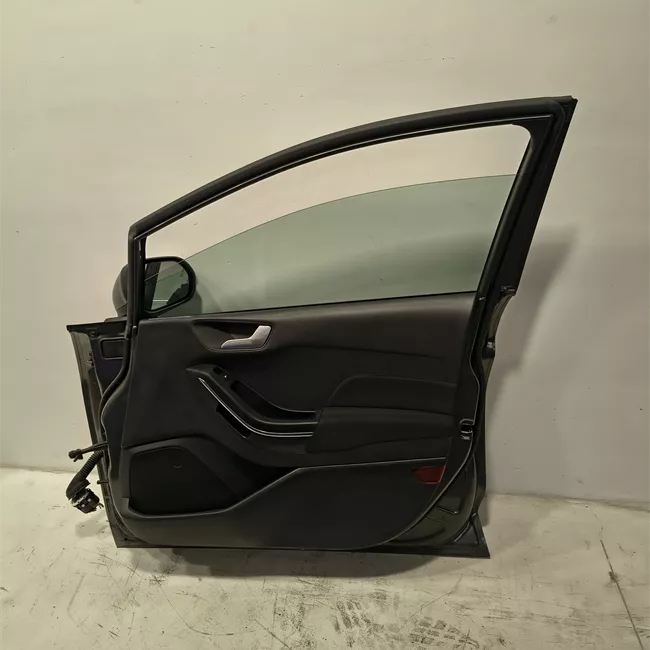 Porta anteriore destra