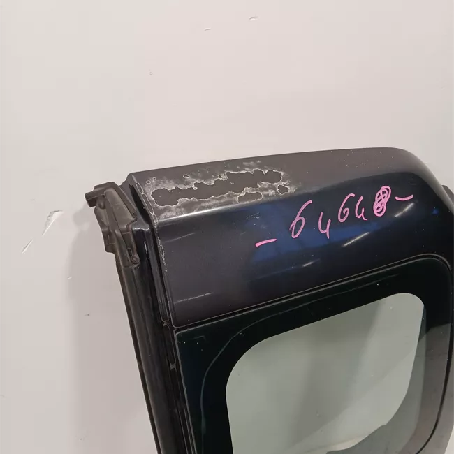 Porta carico posteriore a battente destra