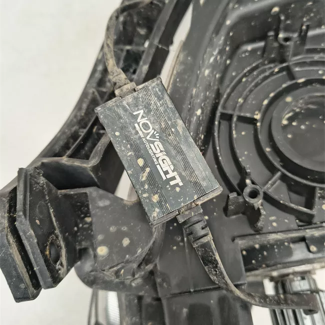 Proiettore destro Xeno