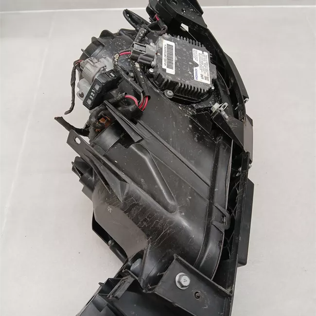 Proiettore destro Xeno