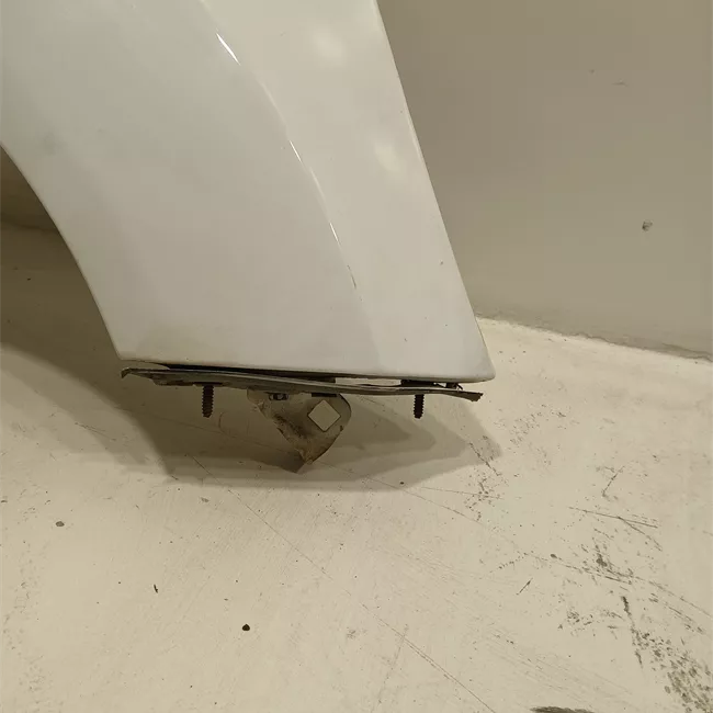 Parafango anteriore destro