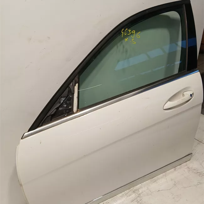 Porta anteriore sinistra