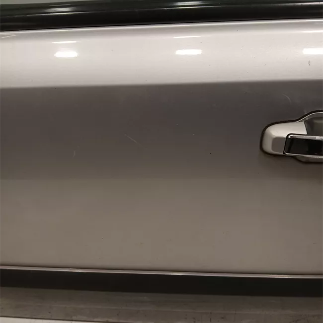 Porta anteriore sinistra