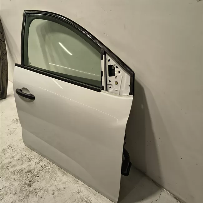 Porta anteriore destra